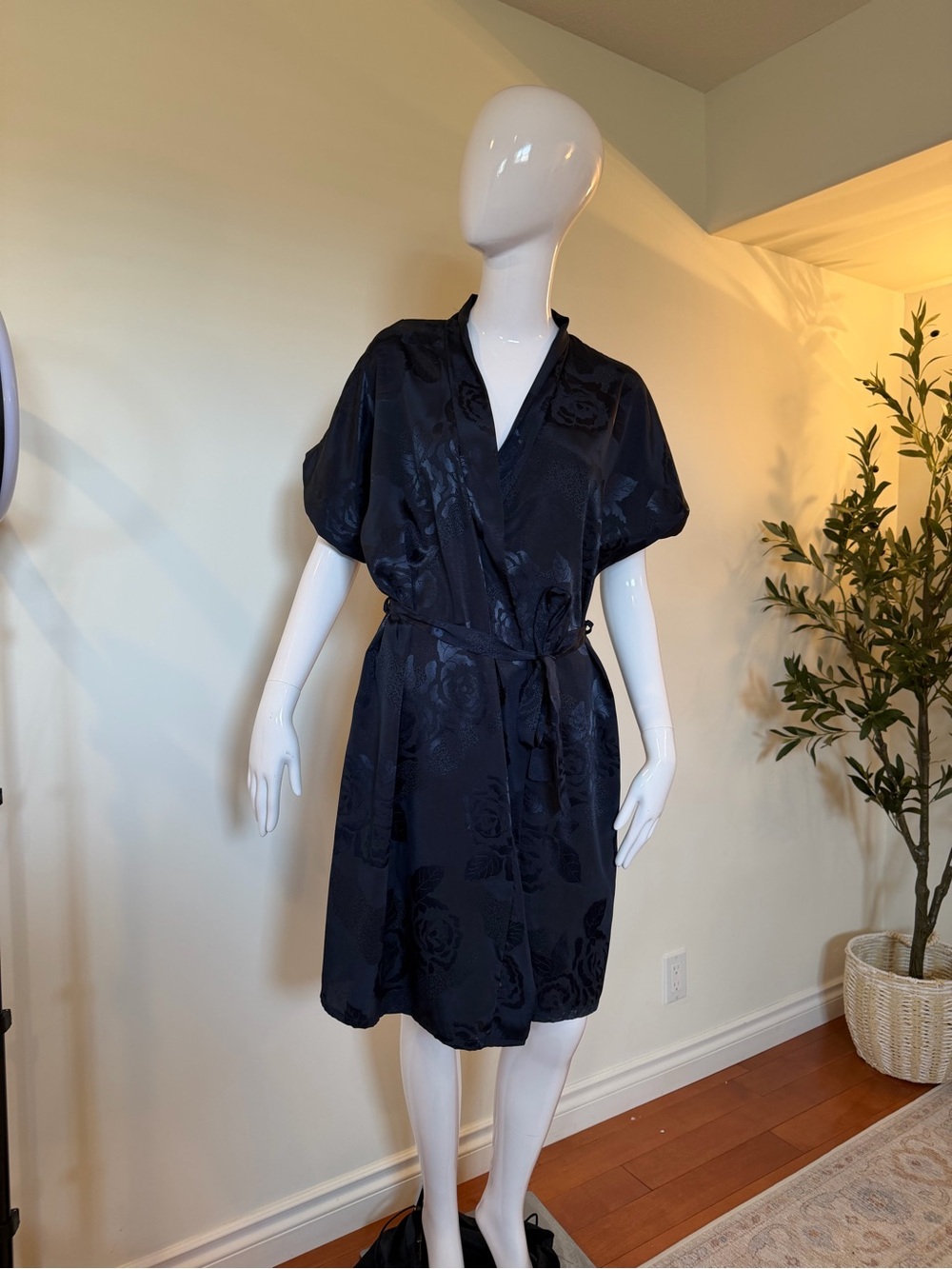 Vintage Janice Young Vanessa Black Floral Jacquard Robe Dress Size M